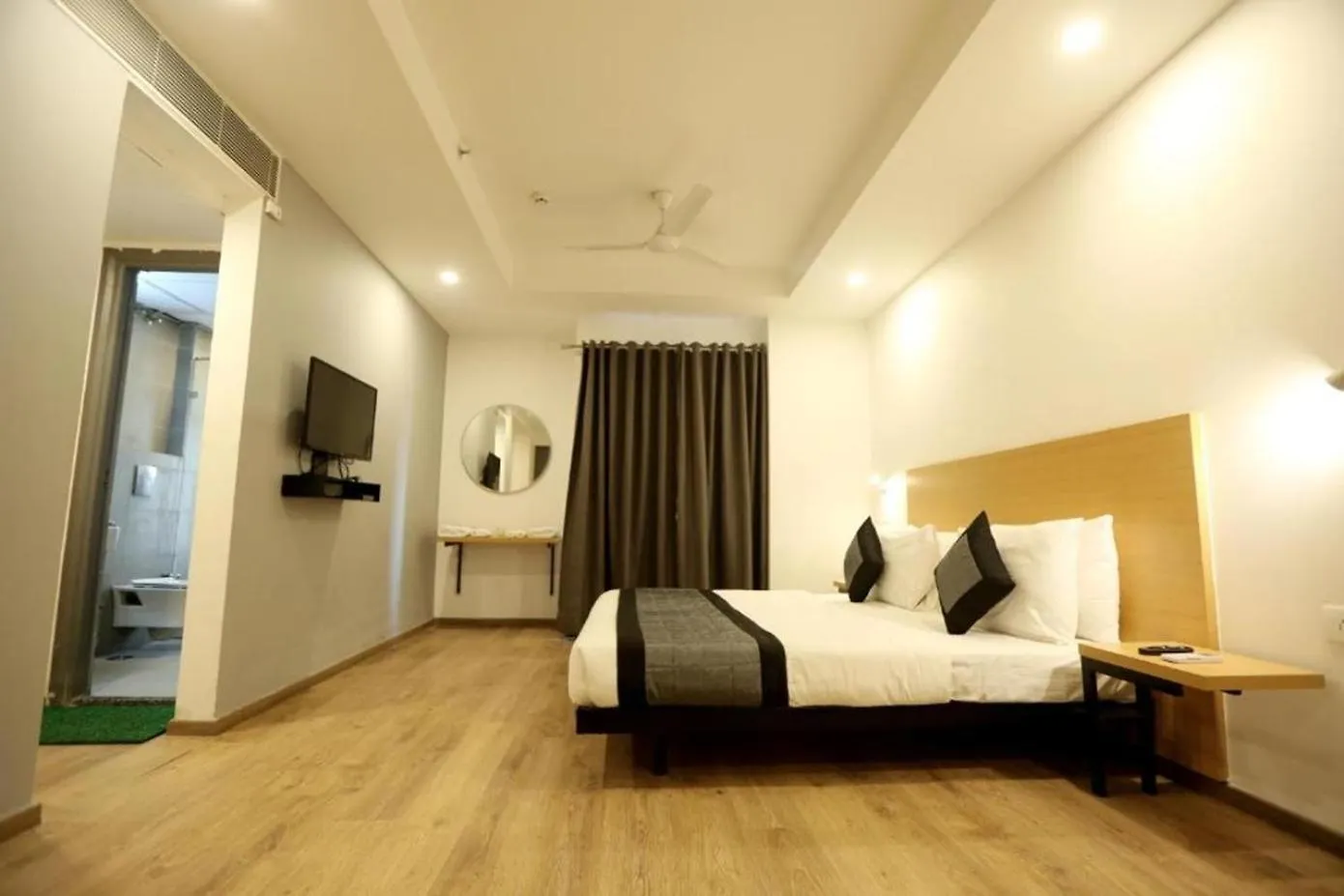 The Roseman Hotel & Suites Delhi