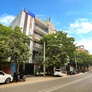 Fabhotel Roseman - Pitampura Hotel